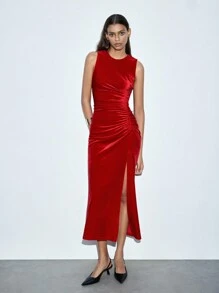 Maija Women's Red Round Neck Versatile Ruched Front Slit Velvet Elegant Long Dress For Party And Valentine's Day - Red - View 4
