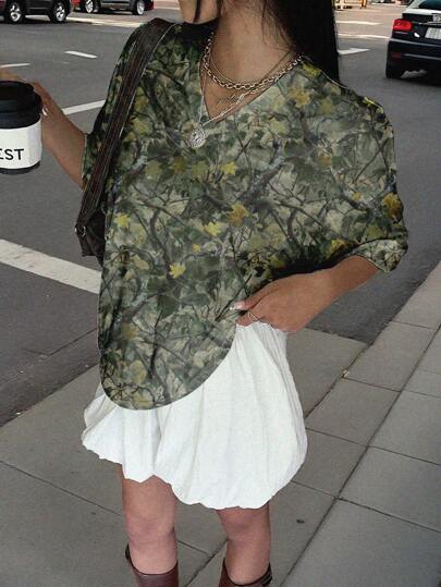 ORANGE STUDIO SHEIN EZwear 丛林迷彩逼真树木印花、树叶和树枝 Grunge Blockcore 风格休闲 V 领超大短袖 T 恤，女式，夏季