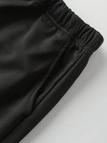 SHEIN Explorewe Cậu bé Tween Đồ họa Chữ cái Áo thun & Sọc trang trí Quần short - màu đen - Xem 5