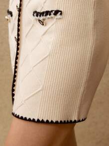 MOTF PREMIUM CONTRAST BINDING BUTTON DETAIL TEXTURED KNIT SKIRT - Black and White - View 3