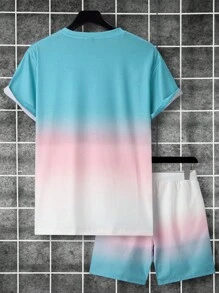 Manfinity Homme مجموعة من 2 قطعة للرجال، تي شيرت بياقة مستديرة وأكمام قصيرة مطبوع عليه حرف، وشورت، ملابس كاجوال مريحة