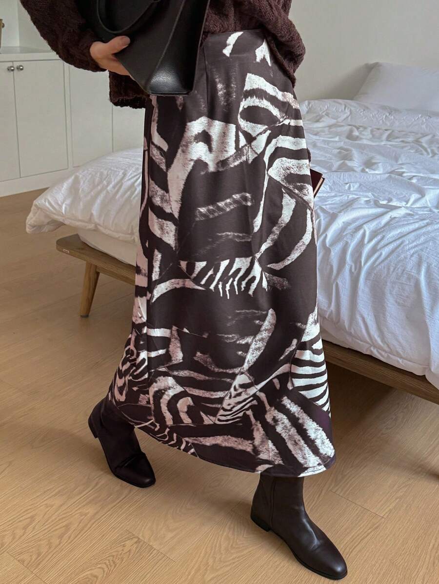 DAZY 1pc Women Casual Allover Print Mid-Length Skirt, Suitable For Autumn