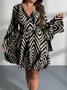 SHEIN Clasi Damen Große Größen Herbst Fischgrätenmuster Überlappender V-Ausschnitt Glockenärmel Kurzes elegantes Kleid