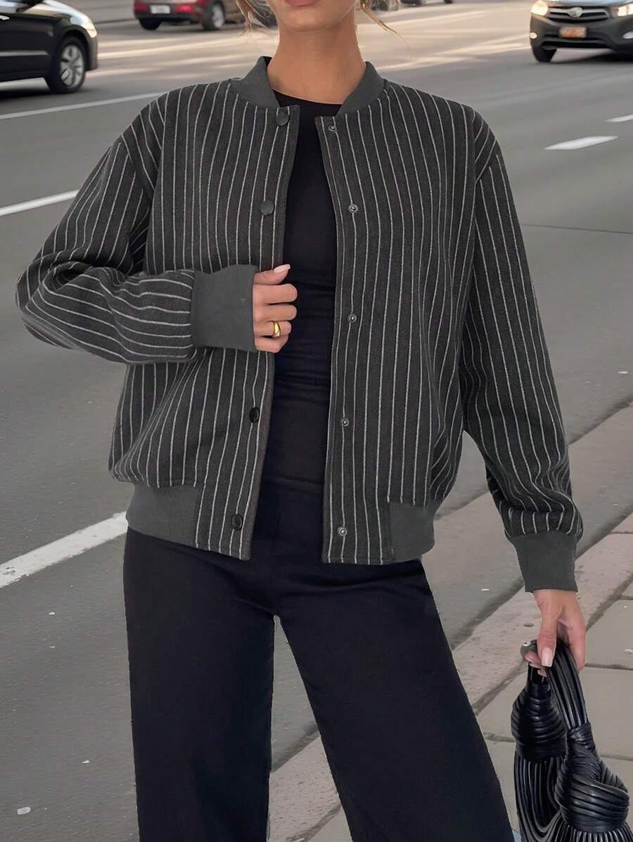 SHEIN Essnce 秋季女士灰色飞行员夹克宽松休闲时尚街头夹克休闲日常拉链外套春秋纯色实用口袋长袖短外套 - 黑色 - 查看 1