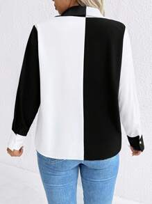 SHEIN CURVE+ Chemise grand taille mode à col boutonné avec blocs de couleurs, convient pour le business, le travail et le casual - Noir et Blanc - Voir 2