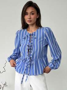 Aloruh 全新复古优雅蓝白条纹印花圆领前系带泡泡袖罩衫，百搭设计