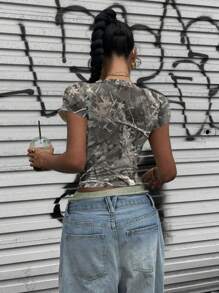 SHEIN EZwear Vintage Retro Withered Branch Camouflage Print Short Tight-Fitting T-Shirt, Summer - White - View 2