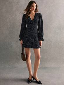 Poéselle 女士优雅波尔卡圆点印花 V 领系带腰喇叭袖短款连衣裙，春秋冬女装黑色轻松时尚必备 - 黑色 - 查看 1