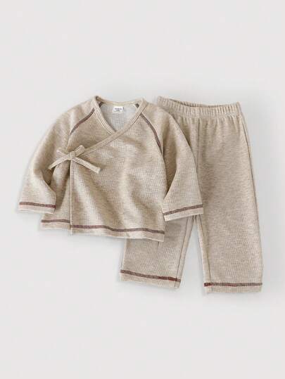 SHEIN 1set Baby Boys Plain Long Sleeve Hanfu Top And Plain Elastic Waist Pants, Warm And Comfortable Outfit Suitable For Autumn And Spring Seasons. This Set Is Suitable For Both Outdoor And Indoor Wear. The Versatile Set Is Suitable For Various Occasions In Baby Boys' Daily Life, Keeping Them Fashionable And Comfortable In The Transitional Seasons.