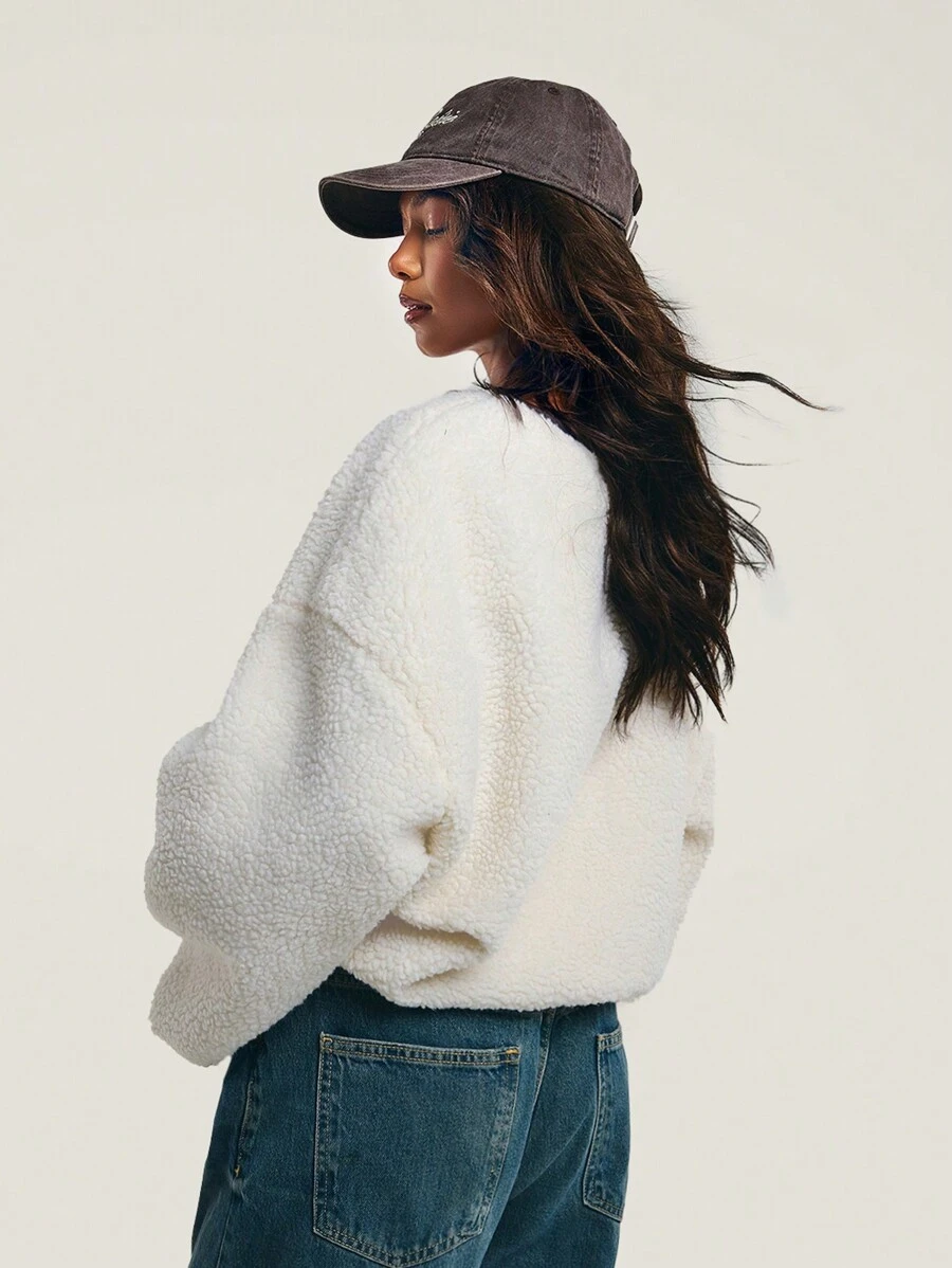 Athîral 女士奶油色咖啡色饰边前拉链长袖圆领落肩口袋休闲夹克，极简主义设计，适合日常穿着温暖寒冷天气保暖奶油棕色撞色泰迪外套 - 奶油色 - 查看 1