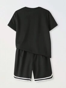 SHEIN Explorewe Cậu bé Tween Đồ họa Chữ cái Áo thun & Sọc trang trí Quần short - màu đen - Xem 2
