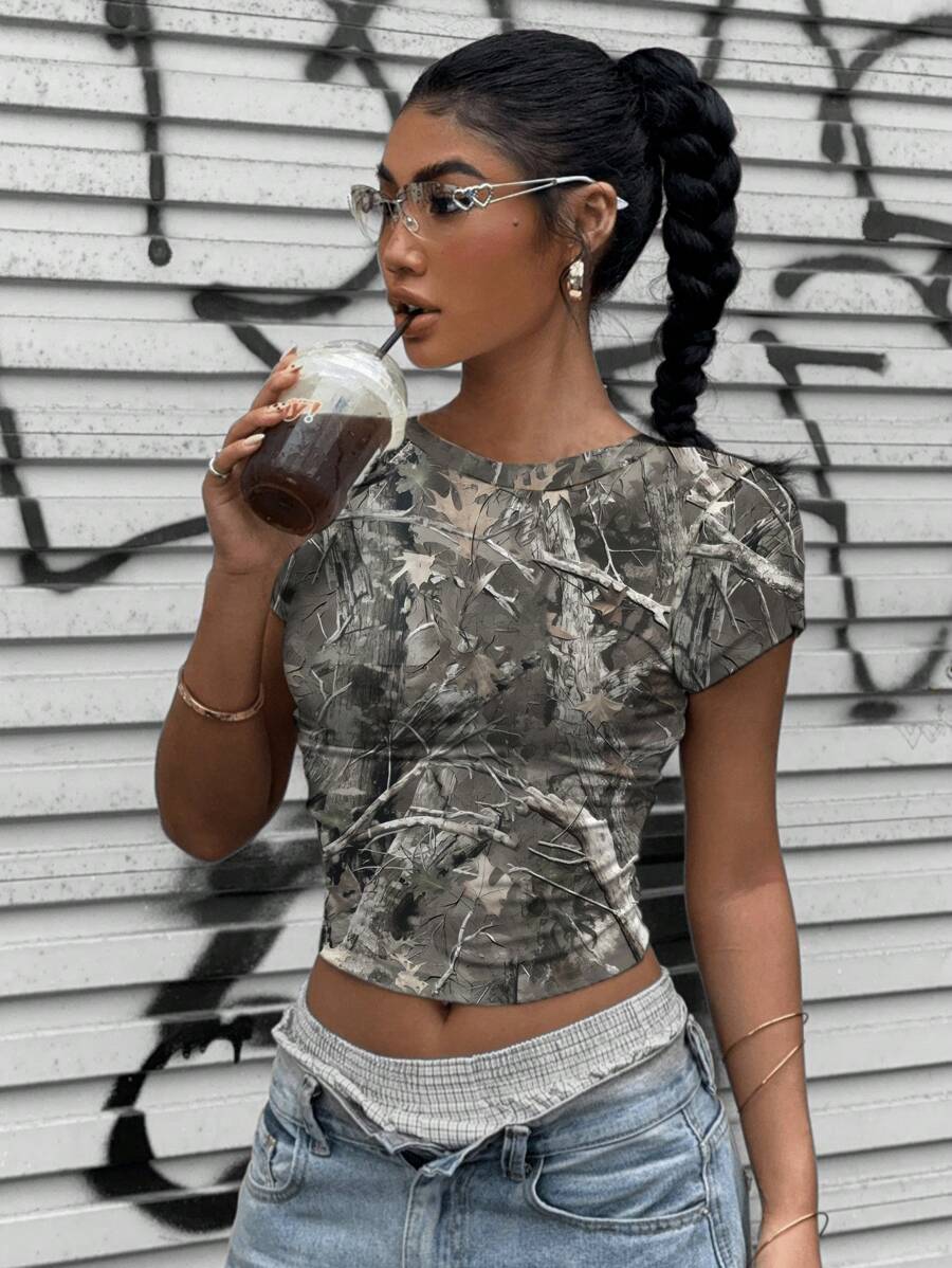 SHEIN EZwear Vintage Retro Withered Branch Camouflage Print Short Tight-Fitting T-Shirt, Summer - White - View 1