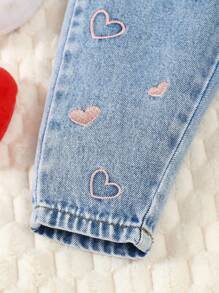 SHEIN Vintaside Kids Baby Girls' Heart Embroidered Denim Tapered Pants - Light Wash - View 5