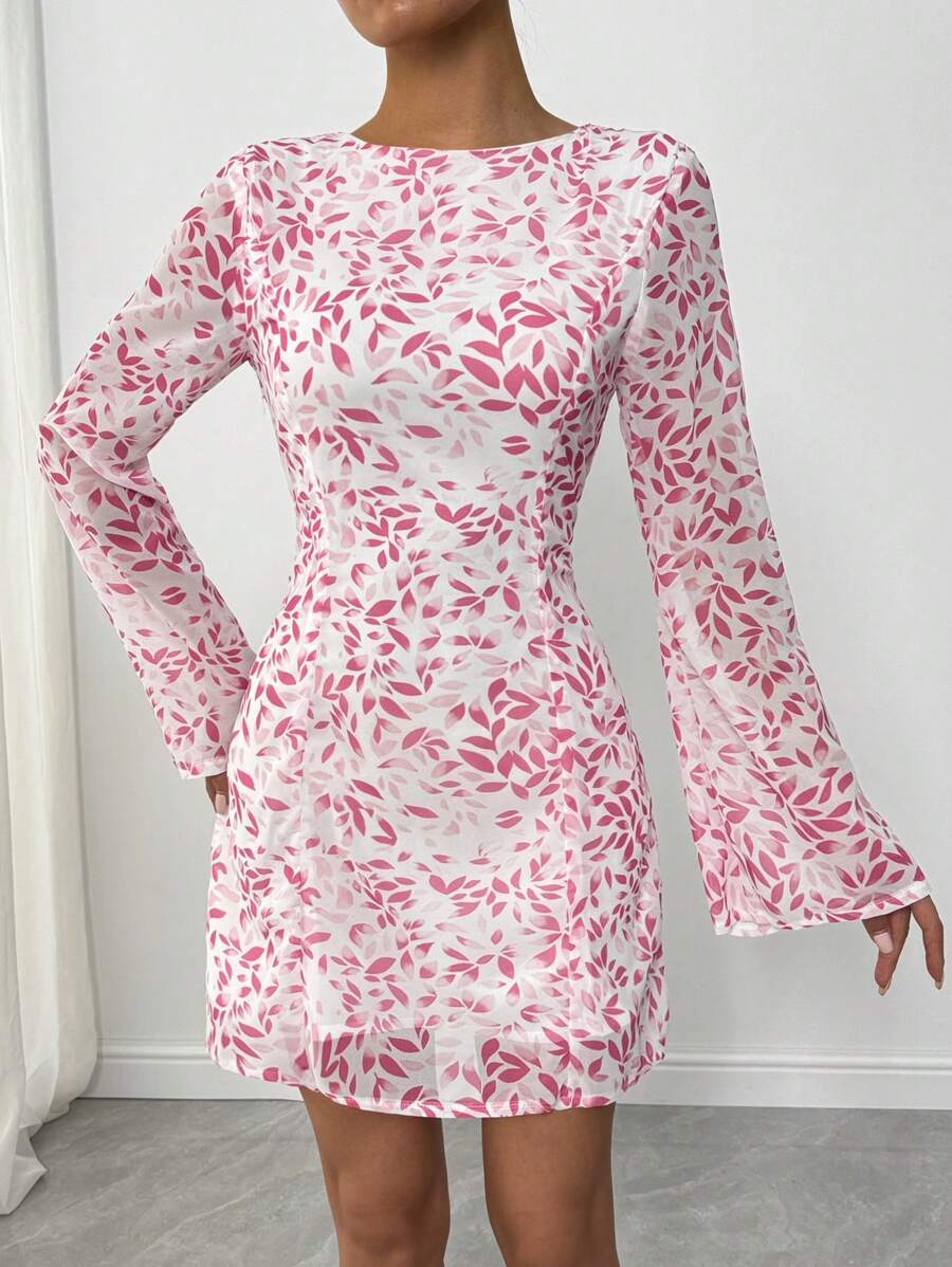 SHEIN Raffin?�a Robe courte ajust?�e ?� manches longues en maille avec imprim?� floral de style 