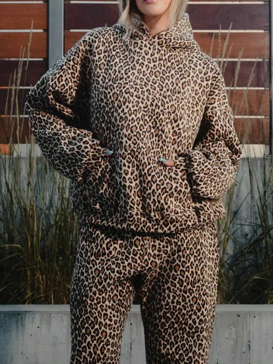 INAWLY 秋冬季豹纹印花保暖内衬街头复古连帽衫，适合毕业季、返校季、教师节等场合，秋季返校套头衫。 - 彩色 - 查看 1