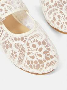CUCCOO HITCHD Women Round Toe Comfortable Lace Flat Shoes, White - White - View 5