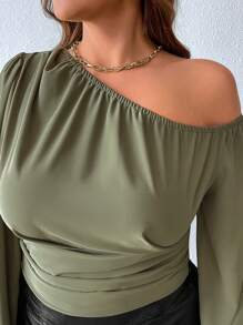 SHEIN Unity Áo cánh tay đèn lồng xếp ly eo cỡ lớn cho nữ, cổ bất đối xứng, cổ áo bất đối xứng, màu trơn, một bên vai - xanh quân đội - Xem 2
