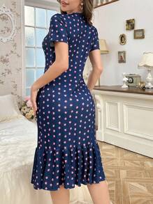 CottageSlumber 1 pieza Camisón corto estilo babydoll de único botonadura con estampado floral diminuto y volante perfecto para el verano y vacaciones