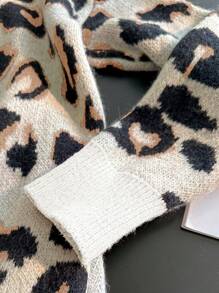 SHEIN LUNE Jersey de punto con cuello redondo, recorte de estampado de leopardo y manga larga, de mezcla de lana suave, de moda y versátil, para otoño/invierno