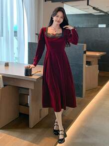 DAZY 1 pièce Robe en velours bordeaux à manches longues avec col carré et dentelle contrastée pour femmes, nouvelle robe maxi pour le Nouvel An - Rouge foncé - Voir 4
