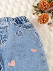 SHEIN Vintaside Kids Baby Girls' Heart Embroidered Denim Tapered Pants - Light Wash - View 4