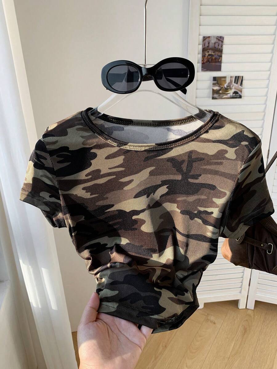 Comfortcana 女士迷彩收緊修身短袖上衣，夏季短款 - 軍綠色 - 查看 1