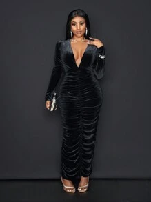 Slaydiva Elegant Party Green Deep V-Neck Ruched Long Sleeve Velvet Bodycon Dress - Black - View 1
