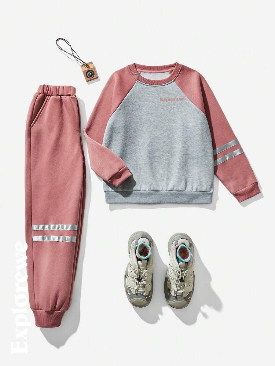 SHEIN 2 件套 Tween Boy 撞色字母印花长袖上衣和松紧腰带口袋长裤套装 - 中紫紅色 - 查看 1