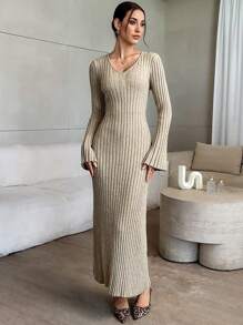SHEIN Privé 女式卡其色 V 领喇叭袖长款毛衣连衣裙