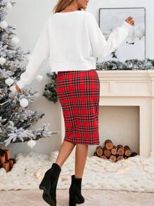 SHEIN LUNE Conjunto de 2 piezas de Navidad casual y elegante, compuesto por un Suéter de mujer con cuello en V con estampado de letras "Feliz Navidad" y un Vestido midi ajustado con estampado de cuadros vintage, para otoño e invierno - Rojo - Ver 2