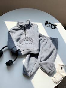 SHEIN 2 pièces Ensemble décontracté de survêtement en tissu peluche avec imprimé graphique lettres, col montant pour bébé garçon/fille, style universitaire. Pantalon à taille élastique. Convient pour le printemps, l'automne et l'hiver
