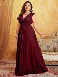 Plus Size V-Neckline Dress With Shoulder Design, Elegant And Minimalistic High-End Embroidered Tulle And Pleated Maxi Evening Gown Bridesmaid Dress, Birthday Women Outfits, Graduation Dress, Formal Dress - Màu Đỏ Sâu - Xem 6