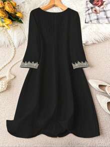 SHEIN LUNE Plus Size Casual V-Neck Dress With Gold Sequin Trim On Collar And Cuffs - Black - View 2