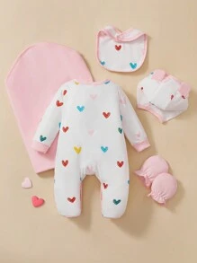 SHEIN 新生女婴心形印花 5 件/套礼盒包括连体衣、襁褓毯、帽子、手套和围兜。该套装设计甜美可爱，采用柔软舒适的材料，非常适合送礼或个人使用 - 彩色 - 查看 2