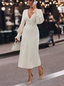 SHEIN Vestido ajustado de manga larga, elegante y sencillo, con cuello en V y decoración de botones