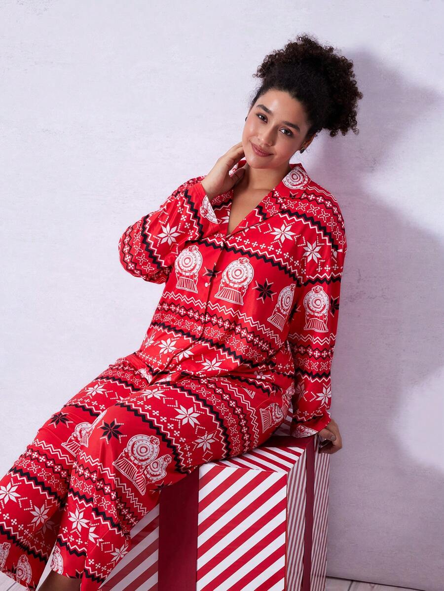 THE POLAR EXPRESS X SHEIN 大码女式圣诞节和新年夜落肩衬衫，配费尔岛、火车和雪花印花和裤子睡衣套装，秋冬 - 紅色 - 查看 1