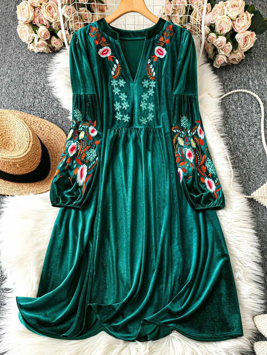 大码女式优雅花卉刺绣缺口领灯笼袖天鹅绒连衣裙，秋季 - 綠色 - 查看 1
