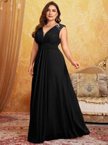 Plus Size V-Neckline Dress With Shoulder Design, Elegant And Minimalistic High-End Embroidered Tulle And Pleated Maxi Evening Gown Bridesmaid Dress, Birthday Women Outfits, Graduation Dress, Formal Dress - Black - View 5