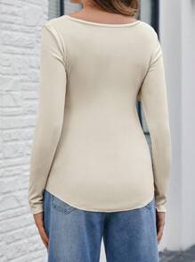 SHEIN Camiseta de manga larga casual de cuello en V liso para maternidad, otoño