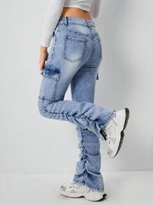 Jeans acampanados de mezclilla desgastada con pliegues y bolsillos con solapa, denim superpuesto, de moda Y2K para niñas - Azul lavado medio - Ver 2