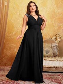 Plus Size V-Neckline Dress With Shoulder Design, Elegant And Minimalistic High-End Embroidered Tulle And Pleated Maxi Evening Gown Bridesmaid Dress, Birthday Women Outfits, Graduation Dress, Formal Dress - Black - View 6