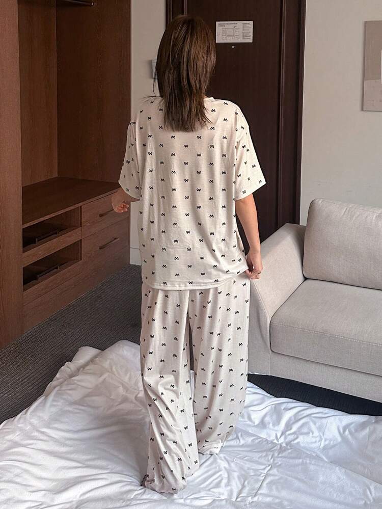 2pcs Women Bow Allover Print Short Sleeve T-Shirt And Pants Casual Pajama Set