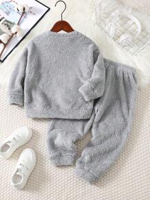 SHEIN Bộ đồ ngủ vải nỉ mềm mại và ấm áp cổ tròn dài tay thêu hình gấu cổ điển cho bé trai, mùa thu/đông - Xám - Xem 2