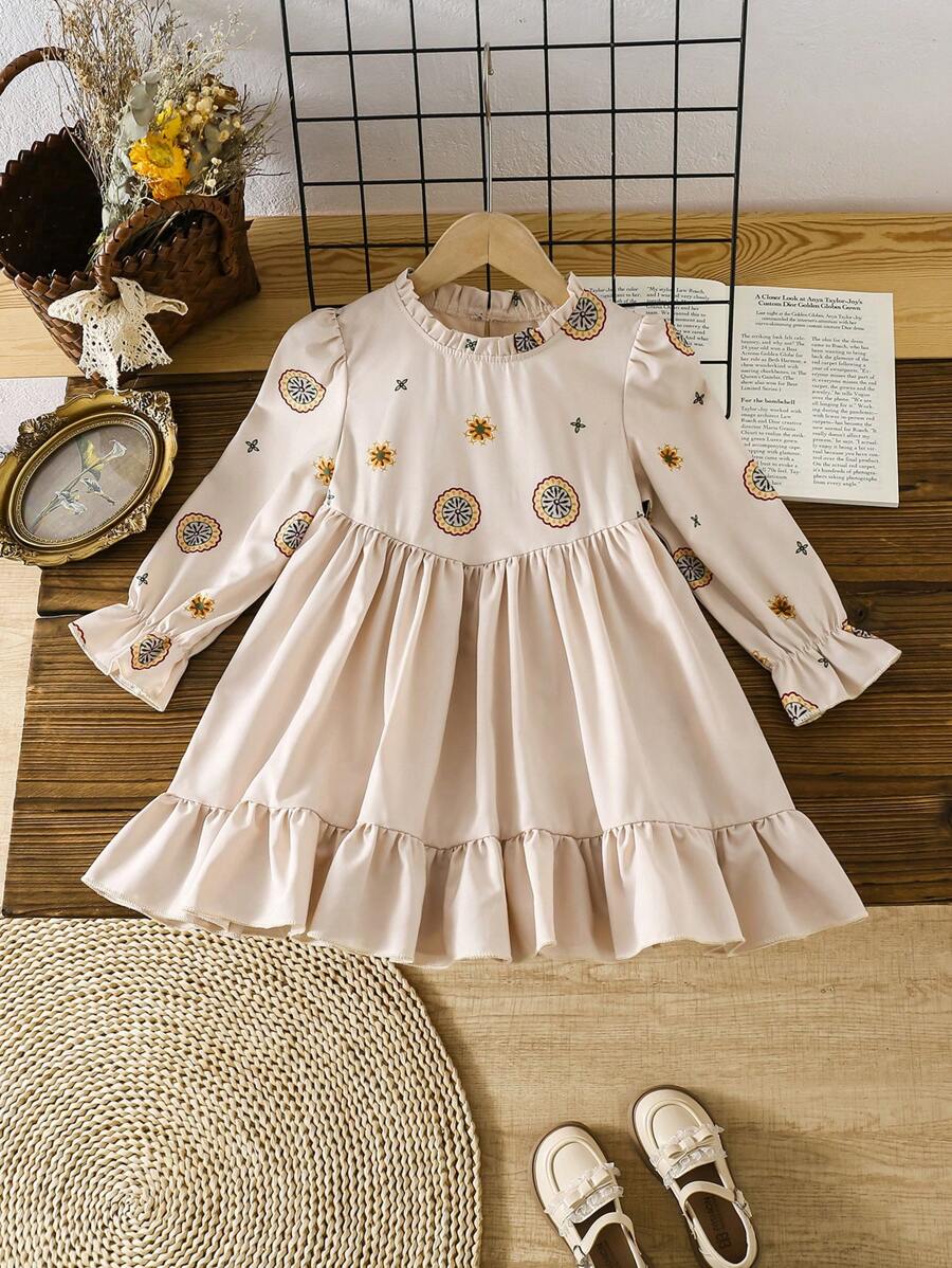 SHEIN 1 件女童可爱印花弹力长袖连衣裙 - 杏色 - 查看 1