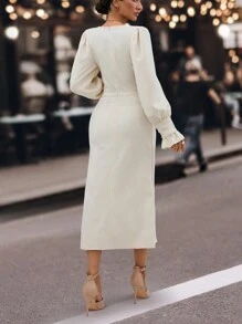 SHEIN Vestido ajustado de manga larga, elegante y sencillo, con cuello en V y decoración de botones