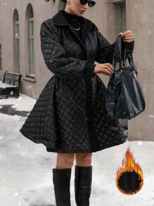 RueChic 通勤风格，面料拼布绗缝宽松加垫短夹克，腰带细节 - 黑色 - 查看 1