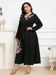 Modelyn 大码花卉刺绣 V 领交叉裹腰优雅长袖连衣裙长款晚礼服 - 彩色 - 查看 6