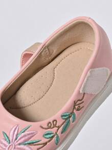 1 双女童 PU 皮革舒适可爱蝴蝶和花朵刺绣公主平底鞋，适合日常穿着 - 粉色 - 查看 6