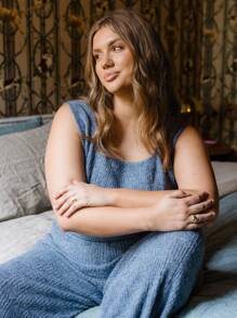 Aralina Curve Core 圆领无袖慢格纹针织背心