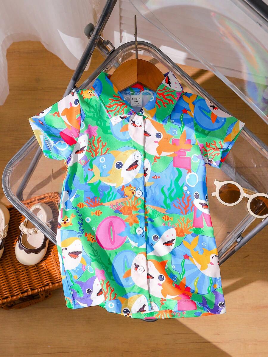 SHEIN 女婴休闲街头风格可爱鲨鱼印花 Polo 领连衣裙,春夏 - 綠色 - 查看 1